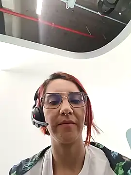 Snapshot of your_red_rose_ chatting on January 17, 2025, 3:53 pm your red rose online show from January 17, 2025, 3:53 pm