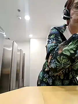 Snapshot of your_red_rose_ chatting on January 17, 2025, 7:16 pm your red rose online show from January 17, 2025, 7:16 pm