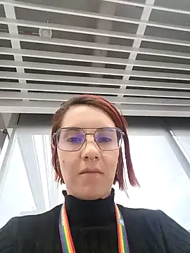 Snapshot of your_red_rose_ chatting on January 28, 2025, 1:16 pm your red rose online show from January 28, 2025, 1:16 pm