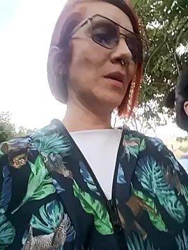 Snapshot of your_red_rose_ chatting on January 31, 2025, 10:42 pm your red rose online show from January 31, 2025, 10:42 pm