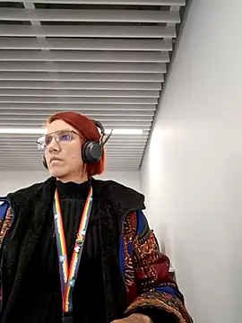 Snapshot of your_red_rose_ chatting on February 11, 2025, 3:29 pm your red rose online show from February 11, 2025, 3:29 pm