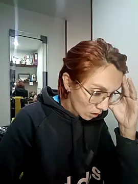 Snapshot of your_red_rose_ chatting on February 28, 2025, 9:23 pm your red rose online show from February 28, 2025, 9:23 pm