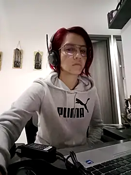 Snapshot of your_red_rose_ chatting on March 10, 2025, 11:53 am your red rose online show from March 10, 2025, 11:53 am