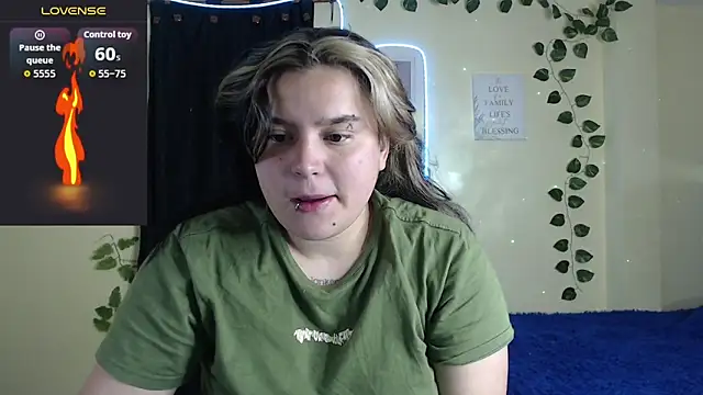 Snapshot of Nika_1_ chatting on January 7, 2026, 2:14 am Nika 1 online show from January 7, 2026, 2:14 am