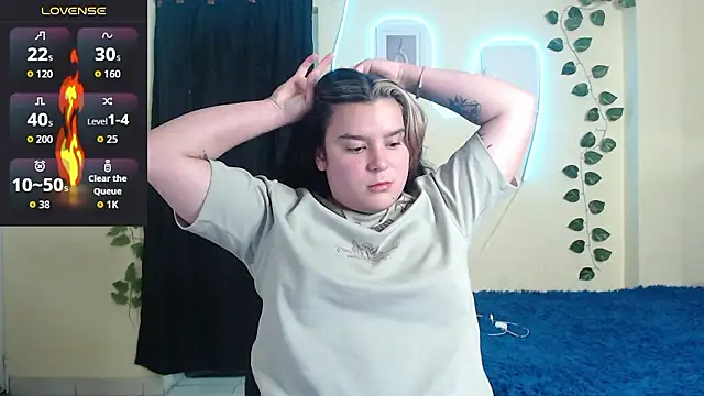 Snapshot of Nika_1_ chatting on January 13, 2026, 11:43 pm Nika 1 online show from January 13, 2026, 11:43 pm