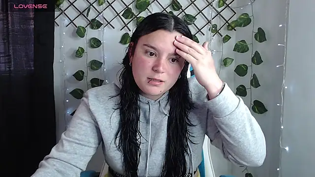 Nika 1  online show from May 6, 2026, 9:31 pm