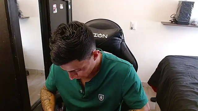 Snapshot of kv___xxx_ chatting on February 12, 2026, 9:21 pm kv xxx online show from February 12, 2026, 9:21 pm