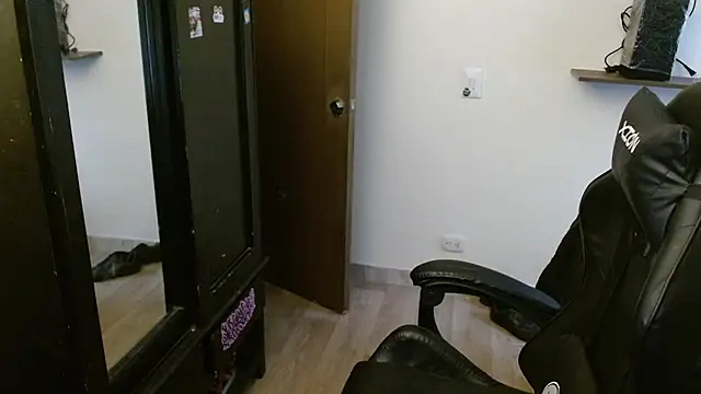 Snapshot of kv___xxx_ chatting on February 13, 2026, 9:22 pm kv xxx online show from February 13, 2026, 9:22 pm