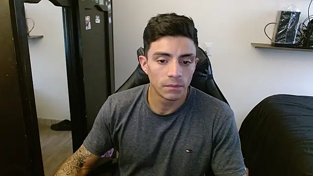 Snapshot of kv___xxx_ chatting on February 18, 2026, 4:47 pm kv xxx online show from February 18, 2026, 4:47 pm