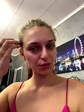 AdissonLane online show from September 12, 2025, 5:24 pm