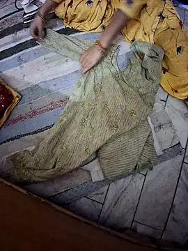 menakshiiikaur online show from December 2, 2024, 1:57 pm