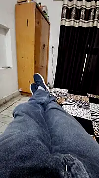 menakshiiikaur online show from December 23, 2024, 7:49 am