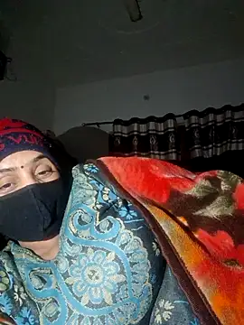 Snapshot of menakshiiikaur chatting on December 18, 2025, 5:41 pm menakshiiikaur online show from December 18, 2025, 5:41 pm