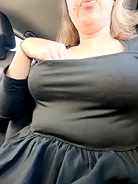 Snapshot of uber_babe chatting on December 18, 2025, 11:38 am uber babe online show from December 18, 2025, 11:38 am