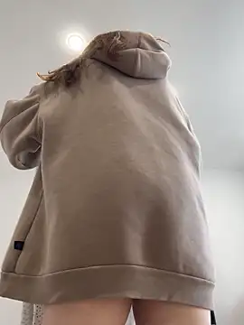 Topvi  online show from November 9, 2025, 8:23 am