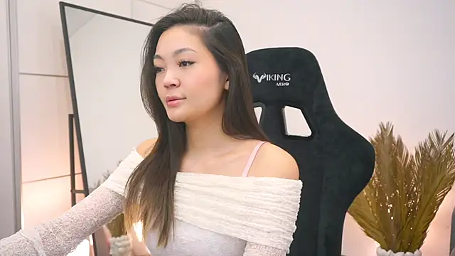 Peopleneedlove144 online show from January 24, 2025, 8:23 am