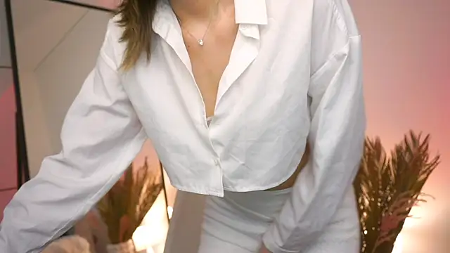 Peopleneedlove144 online show from February 14, 2025, 6:19 pm