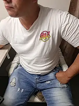 Snapshot of pob_cam chatting on January 10, 2026, 3:52 am pob cam online show from January 10, 2026, 3:52 am