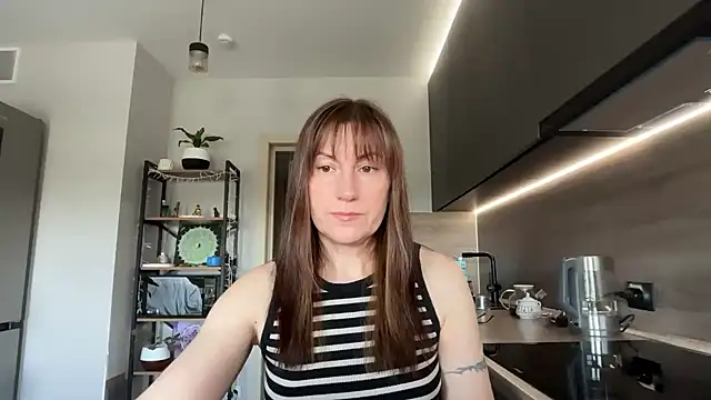 Snapshot of jainesummer chatting on May 18, 2026, 8:53 am jainesummer online show from May 18, 2026, 8:53 am