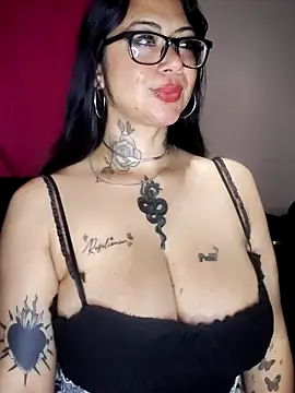 Snapshot of Saloome- chatting on November 24, 2025, 10:42 pm Saloome- online show from November 24, 2025, 10:42 pm