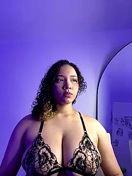 Snapshot of MadelineBenet chatting on November 15, 2025, 3:37 am MadelineBenet online show from November 15, 2025, 3:37 am