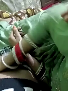 Snapshot of QUEEN-X-CPL chatting on December 21, 2024, 5:07 pm QUEEN-X-CPL online show from December 21, 2024, 5:07 pm