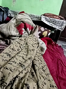 Snapshot of QUEEN-X-CPL chatting on February 8, 2025, 9:15 pm QUEEN-X-CPL online show from February 8, 2025, 9:15 pm