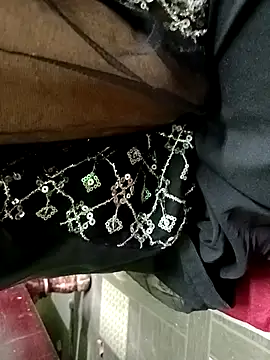 Snapshot of QUEEN-X-CPL chatting on March 9, 2025, 6:00 pm QUEEN-X-CPL online show from March 9, 2025, 6:00 pm