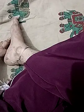 Snapshot of QUEEN-X-CPL chatting on September 29, 2025, 6:13 pm QUEEN-X-CPL online show from September 29, 2025, 6:13 pm