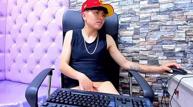 Snapshot of Im_Mathias chatting on December 5, 2024, 6:21 am Im Mathias online show from December 5, 2024, 6:21 am