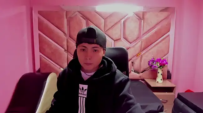 Snapshot of Im_Mathias chatting on January 14, 2025, 2:40 am Im Mathias online show from January 14, 2025, 2:40 am