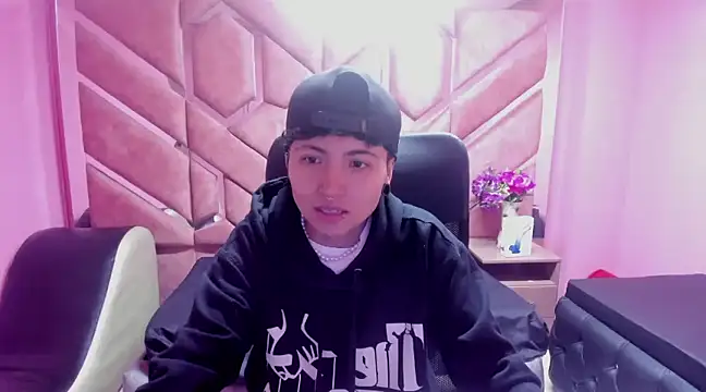 Snapshot of Im_Mathias chatting on January 15, 2025, 2:17 am Im Mathias online show from January 15, 2025, 2:17 am