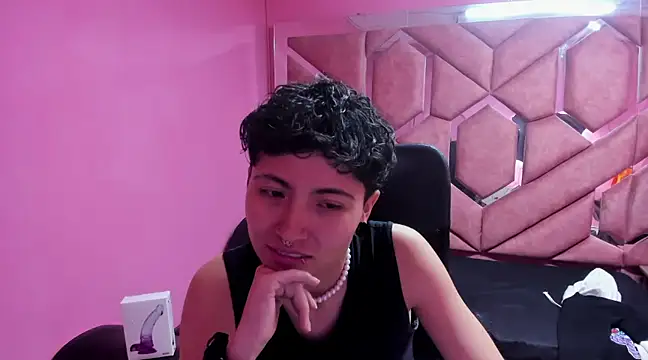 Snapshot of Im_Mathias chatting on January 17, 2025, 5:53 am Im Mathias online show from January 17, 2025, 5:53 am