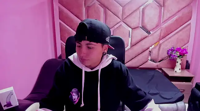 Snapshot of Im_Mathias chatting on January 18, 2025, 3:20 am Im Mathias online show from January 18, 2025, 3:20 am