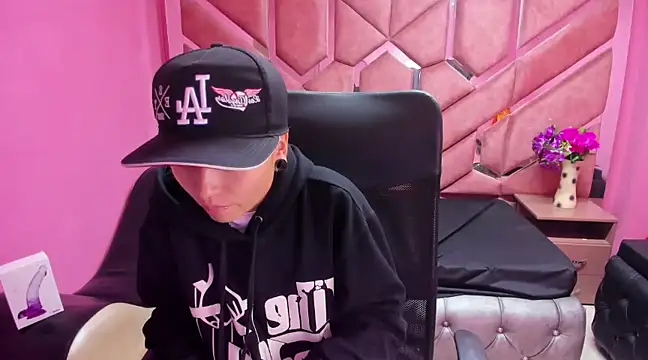 Snapshot of Im_Mathias chatting on January 20, 2025, 2:11 am Im Mathias online show from January 20, 2025, 2:11 am