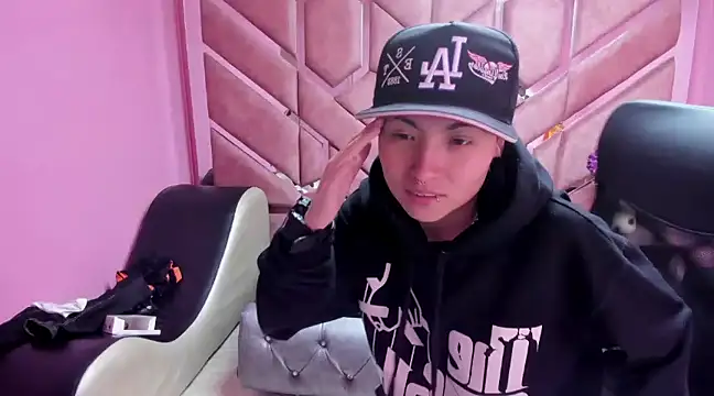 Snapshot of Im_Mathias chatting on January 20, 2025, 8:19 am Im Mathias online show from January 20, 2025, 8:19 am