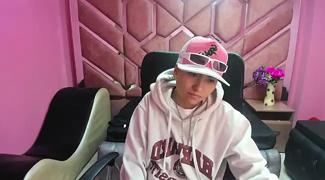 Snapshot of Im_Mathias chatting on January 21, 2025, 6:43 am Im Mathias online show from January 21, 2025, 6:43 am