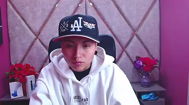 Snapshot of Im_Mathias chatting on February 5, 2025, 2:19 am Im Mathias online show from February 5, 2025, 2:19 am