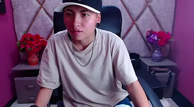 Snapshot of Im_Mathias chatting on February 12, 2025, 2:56 am Im Mathias online show from February 12, 2025, 2:56 am