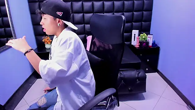 Snapshot of Im_Mathias chatting on September 12, 2025, 8:42 pm Im Mathias online show from September 12, 2025, 8:42 pm