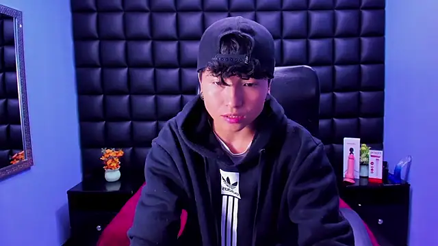 Snapshot of Im_Mathias chatting on October 2, 2025, 4:14 pm Im Mathias online show from October 2, 2025, 4:14 pm