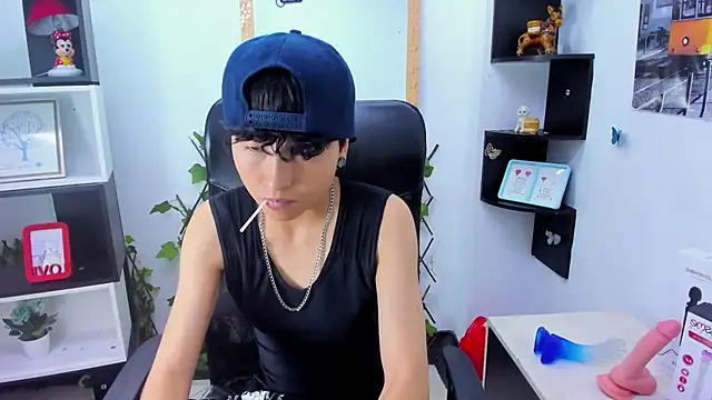 Snapshot of Im_Mathias chatting on October 8, 2025, 7:33 pm Im Mathias online show from October 8, 2025, 7:33 pm