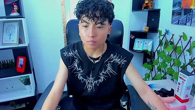 Snapshot of Im_Mathias chatting on October 17, 2025, 9:28 pm Im Mathias online show from October 17, 2025, 9:28 pm