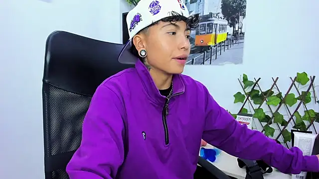 Snapshot of Im_Mathias chatting on November 6, 2025, 4:13 am Im Mathias online show from November 6, 2025, 4:13 am