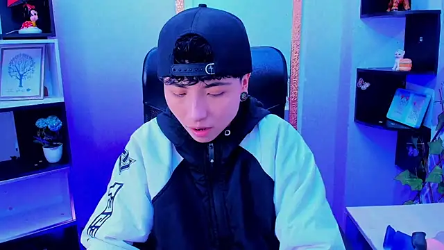 Snapshot of Im_Mathias chatting on November 25, 2025, 2:44 am Im Mathias online show from November 25, 2025, 2:44 am