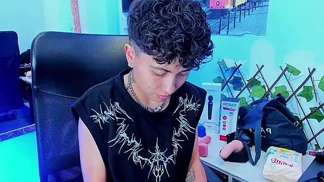 Snapshot of Im_Mathias chatting on December 14, 2025, 1:00 am Im Mathias online show from December 14, 2025, 1:00 am