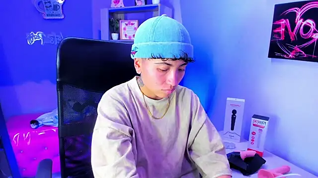 Snapshot of Im_Mathias chatting on December 16, 2025, 2:27 am Im Mathias online show from December 16, 2025, 2:27 am