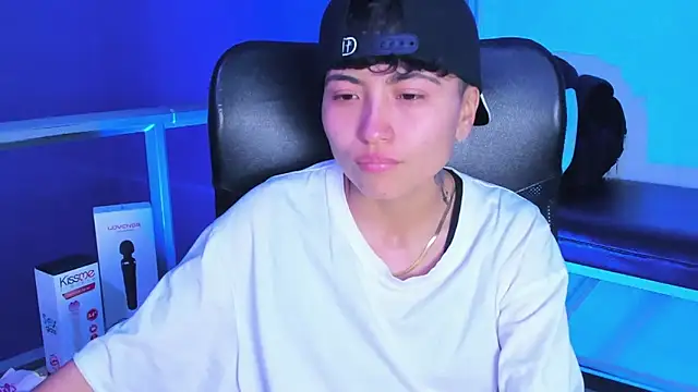 Snapshot of Im_Mathias chatting on December 18, 2025, 4:40 am Im Mathias online show from December 18, 2025, 4:40 am