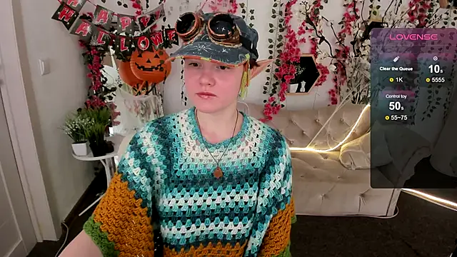 DreamyLuna online show from October 31, 2025, 8:32 pm