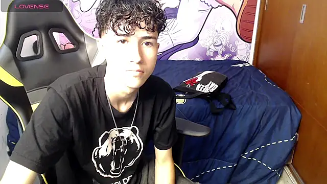 Snapshot of johnny_cagee chatting on December 13, 2024, 3:38 am johnny cagee online show from December 13, 2024, 3:38 am